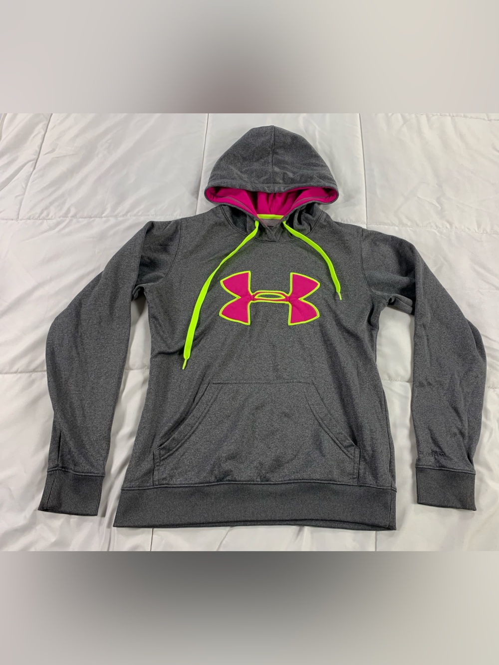 Pre loved UNDER ARMOUR hoodie womens size XS